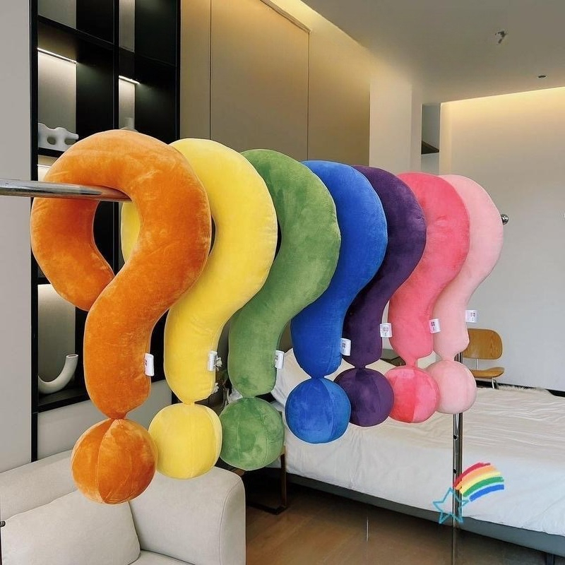 Home Office Questions - Creatief geometrisch symbool nekkussen Vraagteken U-vorm